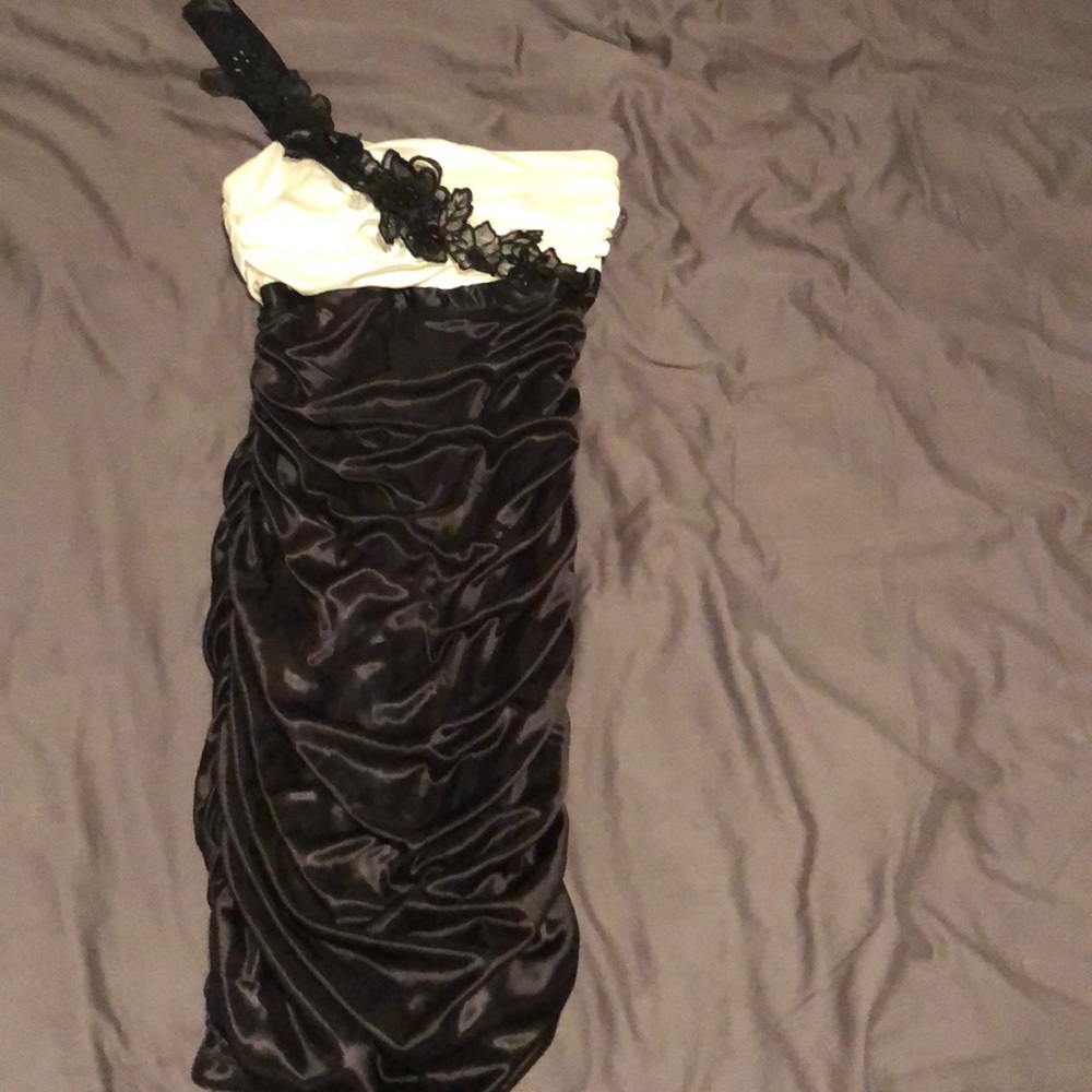 Elegant dress!